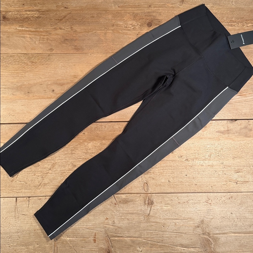 NWT- Fabletics On-The-Go PowerHold HW Legging -BLACK/MIDNIGHT/WHITE (27”inseam)